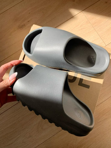 Yeezy Slide opinie – czy to najwygodniejsze klapki na rynku?