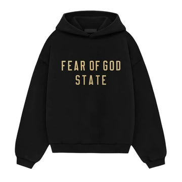 Czarna bluza Fear of God Essentials z kapturem, złotym napisem "FEAR OF GOD STATE" i luźnym krojem.