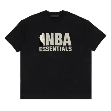 Czarny T-shirt Fear of God Essentials NBA z szarym logo NBA i napisem Essentials.