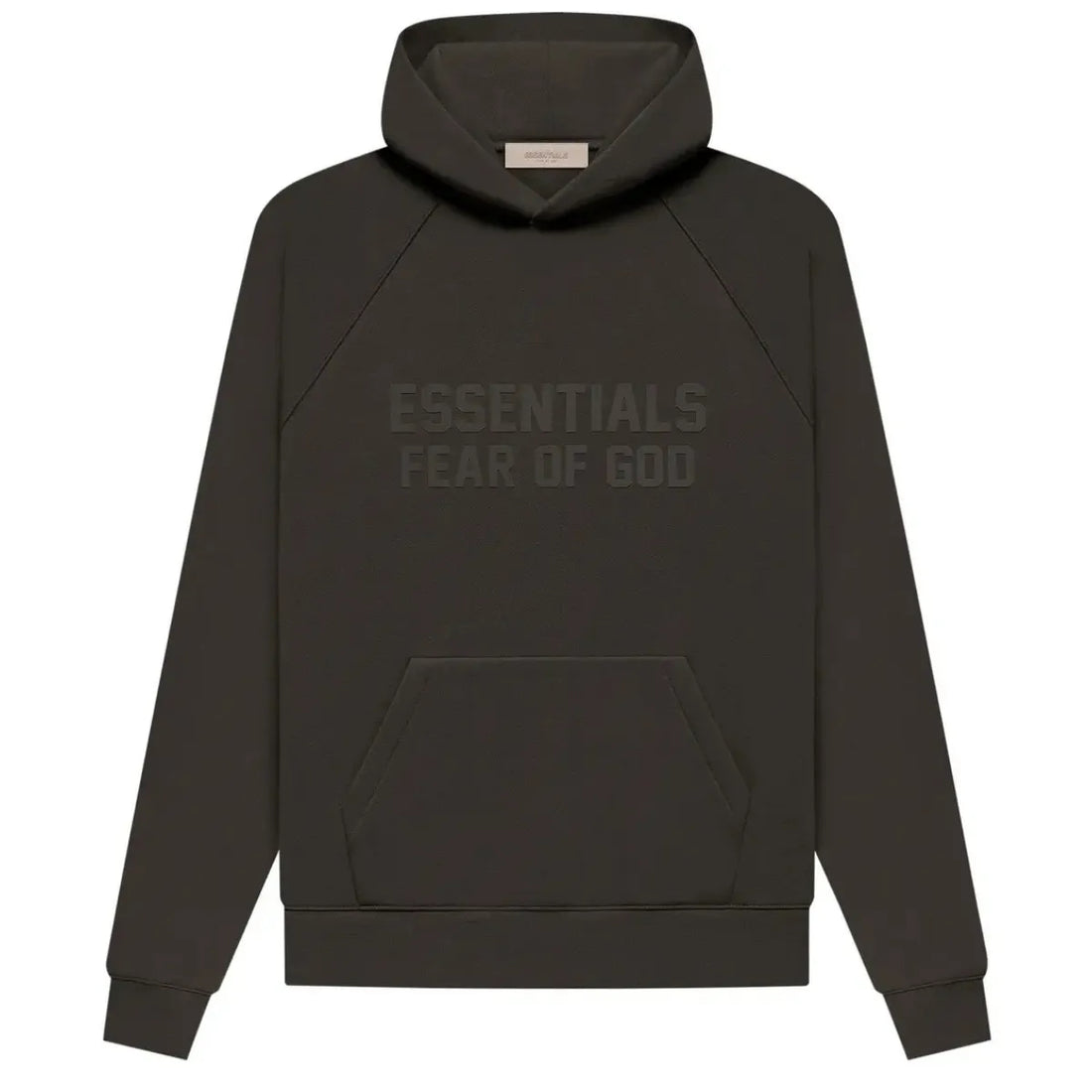 Fear of God Essentials Hoodie Off Black z wytłoczonym logo i kieszenią kangurką.