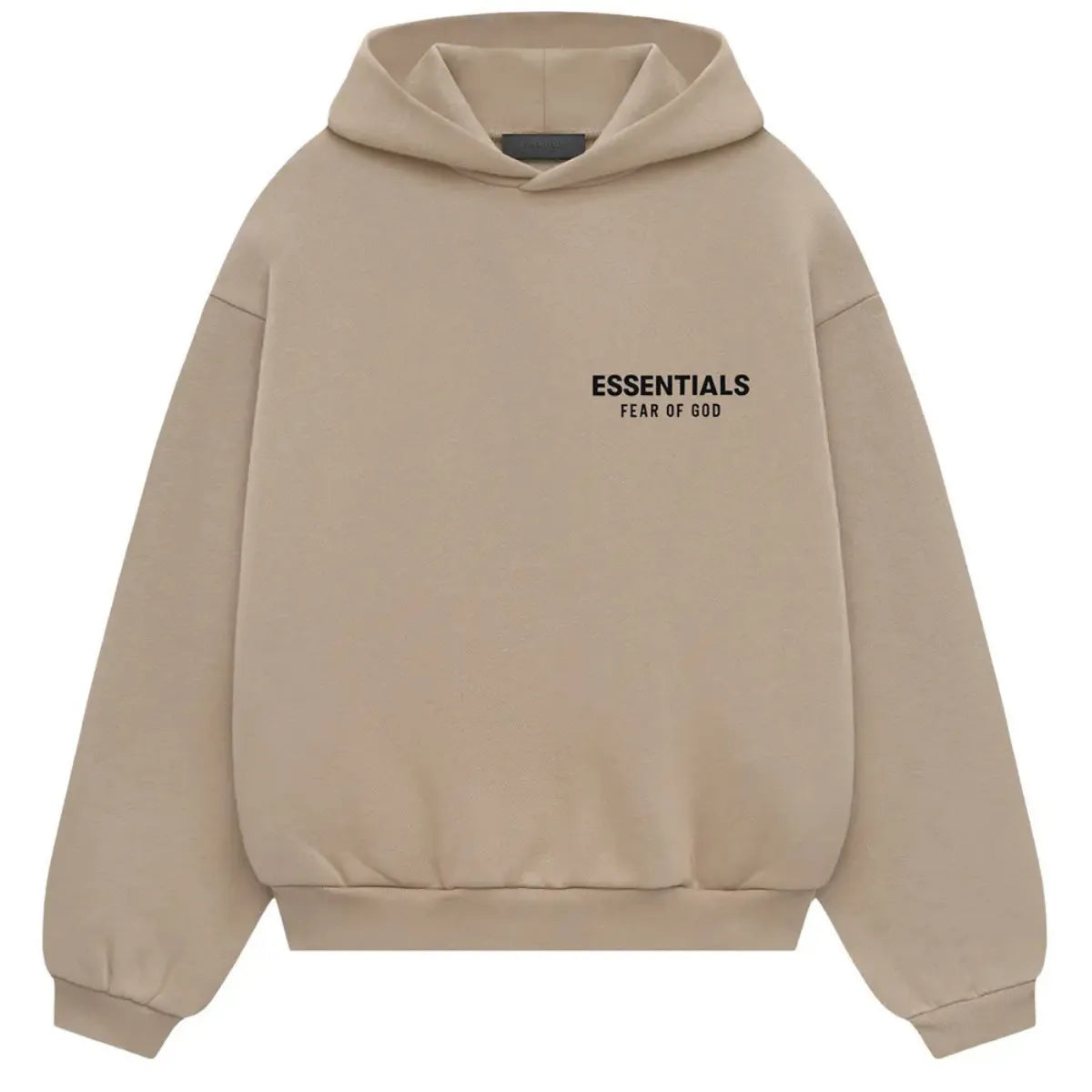 Fear of God Essentials Fleece Hoodie w kolorze Desert Sand z czarnym logo na piersi.
