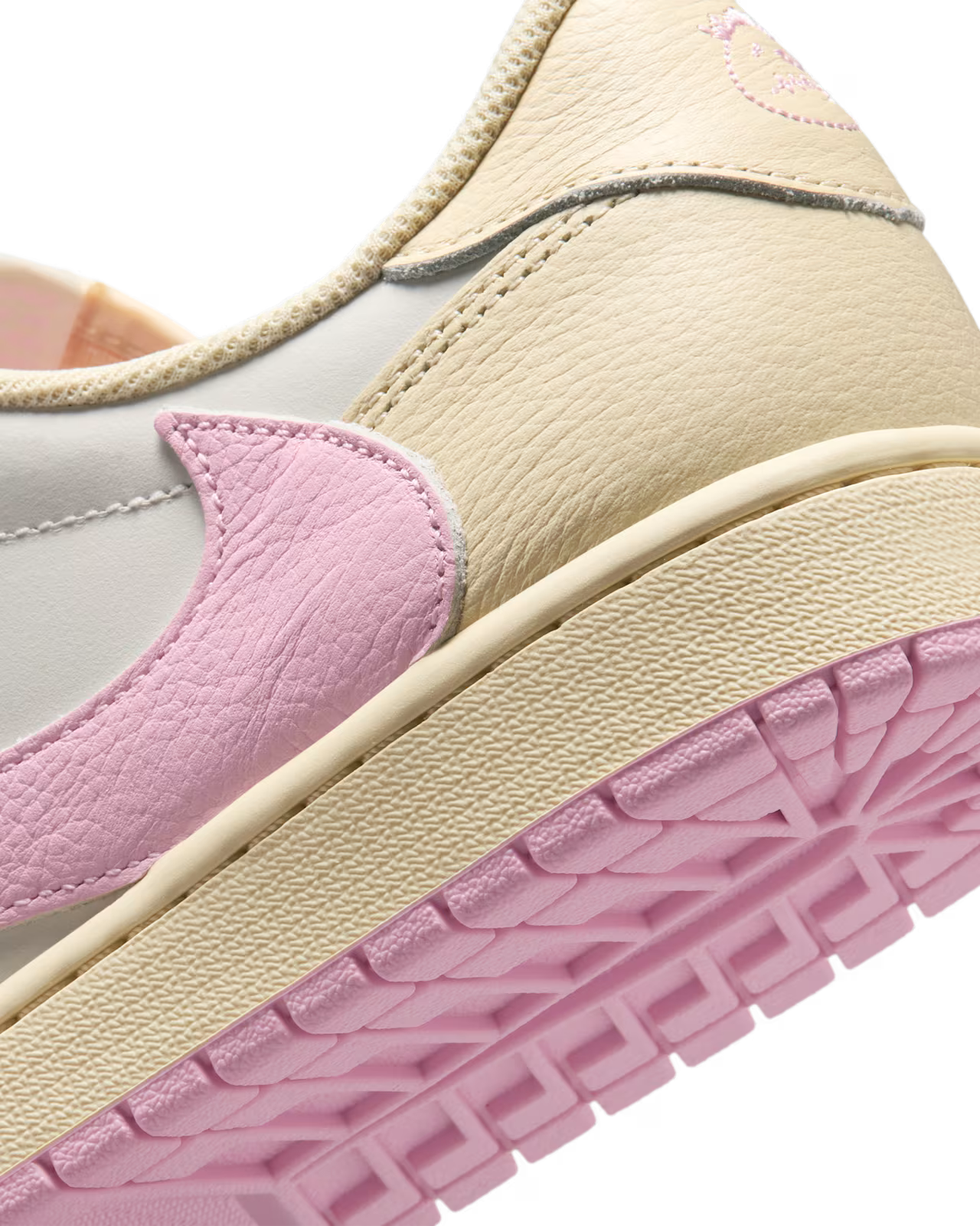 Jordan 1 Low Travis Scott "Shy Pink"