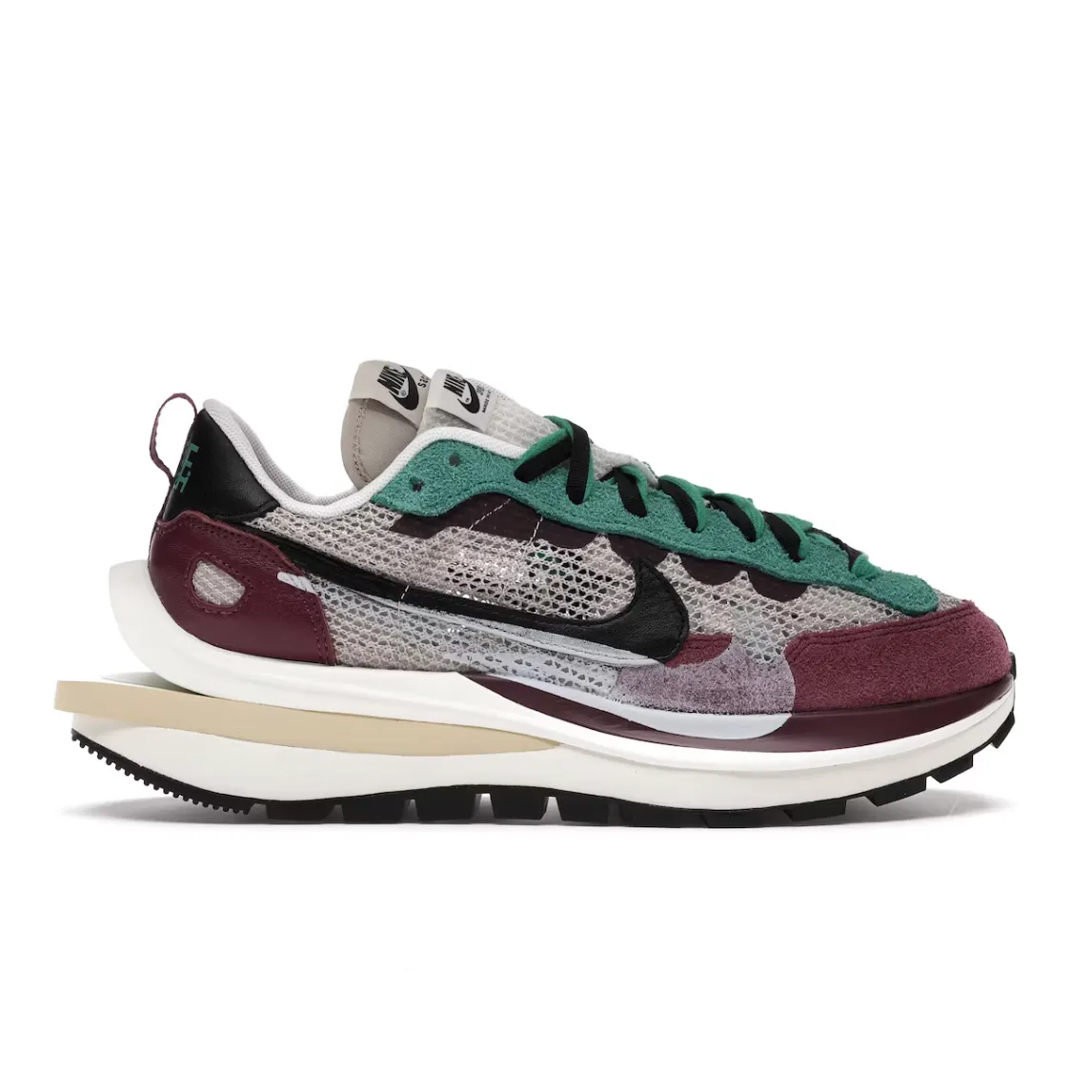 Nike Vaporwaffle sacai Villain Red Neptune Green